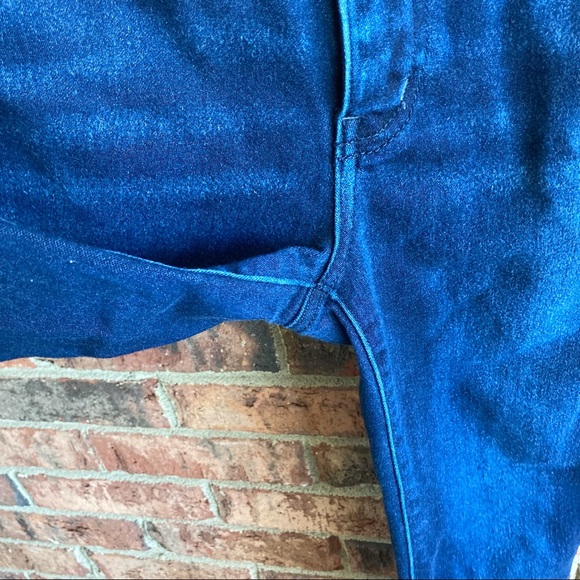 { AEO } Dark Wash Skinny Hi-Rise Jegging Jeans - Picture 3 of 9